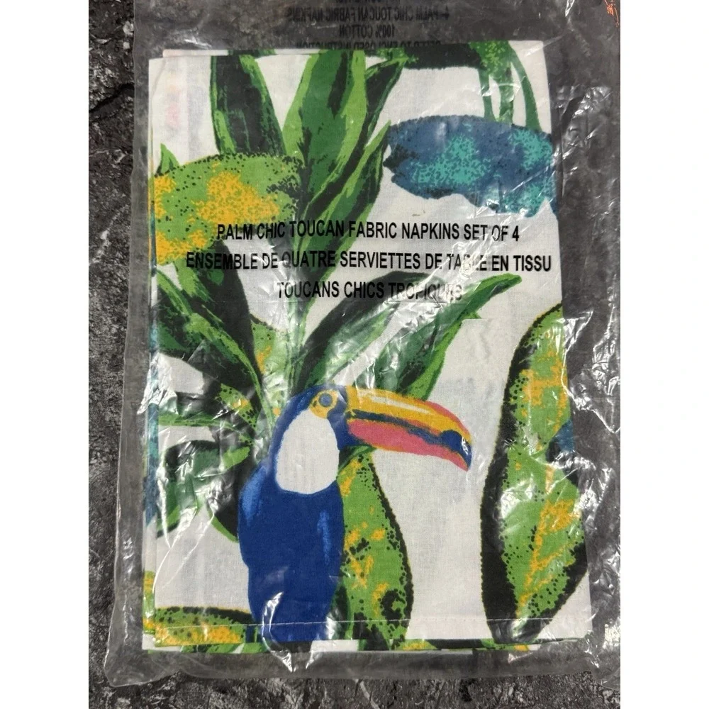 Avon Palm Chic Toucan Set Of 4 100 % Cotton Fabric Napkins Tropical NEW